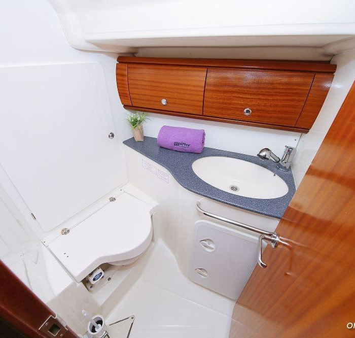 Scorpion | Bavaria 44 photo 42