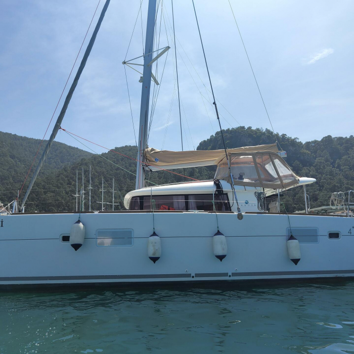 Santi | Lagoon 400 photo 31