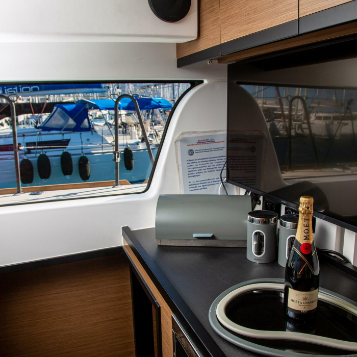 Sol Invictus VIP-equipped | Lagoon 40 photo 47