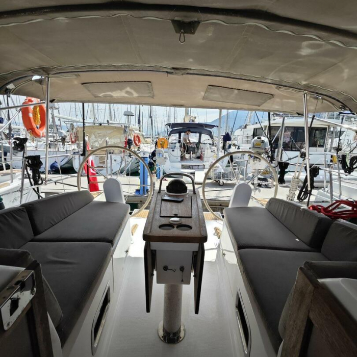 Almira | Bavaria Cruiser 37 photo 5