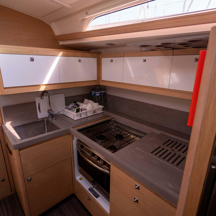 Megalodonte | Dufour 470 photo 8