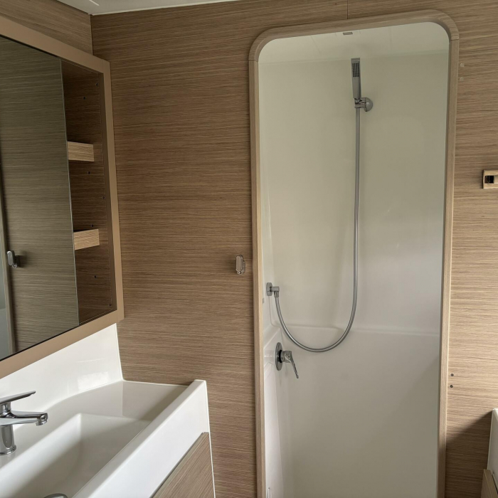 FINE GIRL | Lagoon 42 photo 12