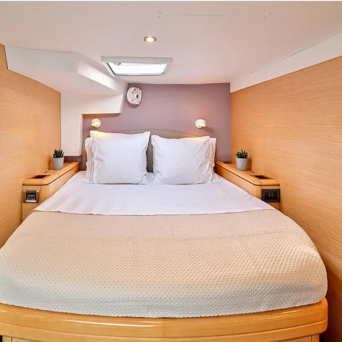 Sophia | Lagoon 50 photo 9