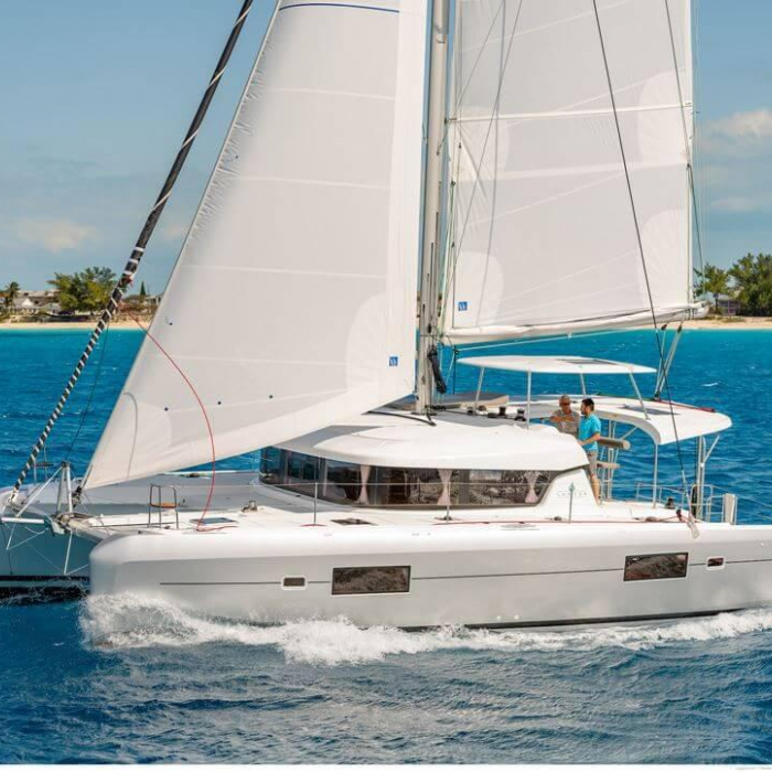 HeyBlue | Lagoon 42 photo 9