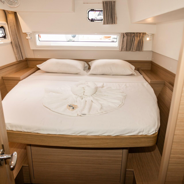 Golden Bride | Lagoon 42 photo 8