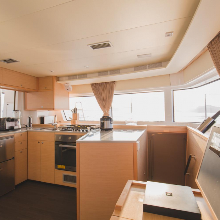 Blue Moon | Lagoon 52F photo 37