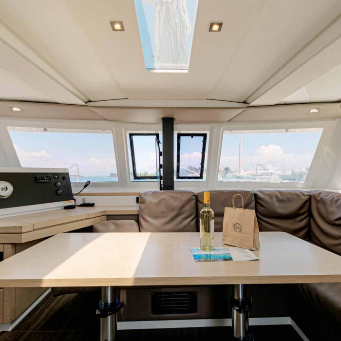 Servus | Fountaine Pajot LUCIA 40 photo 1