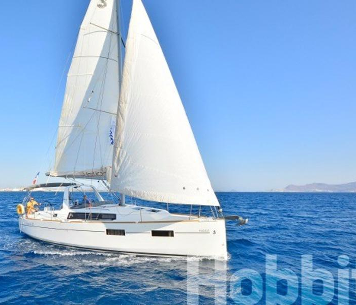 Hobbit | Oceanis 35 photo 1