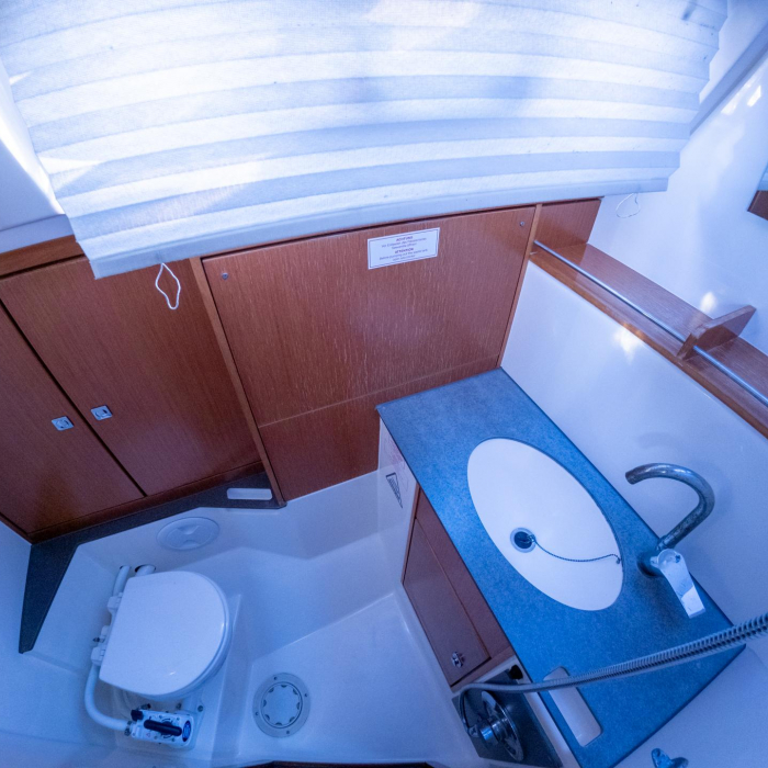 Almira | Bavaria Cruiser 37 photo 8