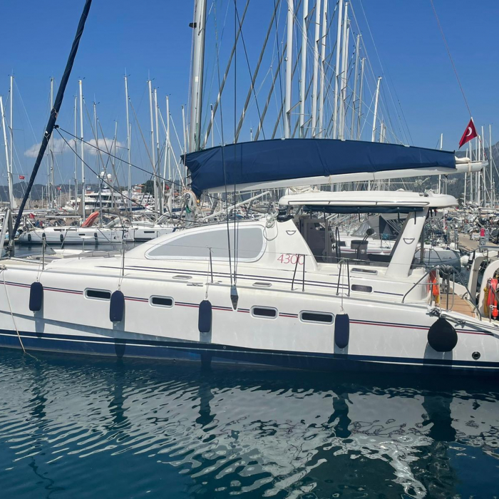 Emocean | Leopard 4300 photo 4