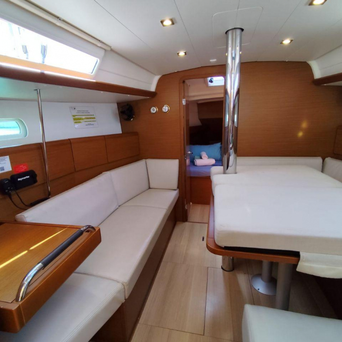 Peacok | Sun Odyssey 389 photo 8