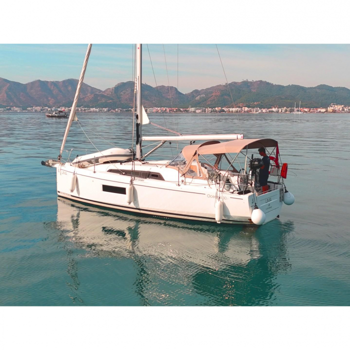 Lima | Oceanis 30.1 photo 5