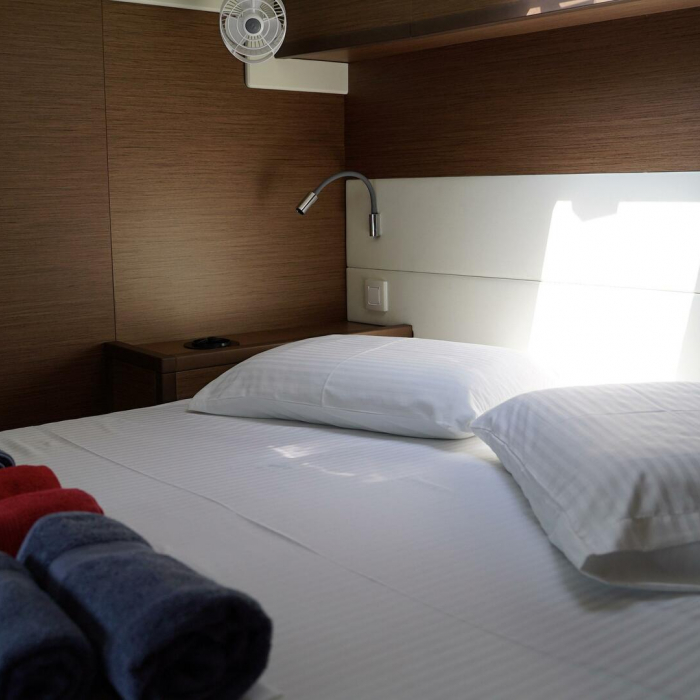 Blue Velvet | Lagoon 52 photo 46