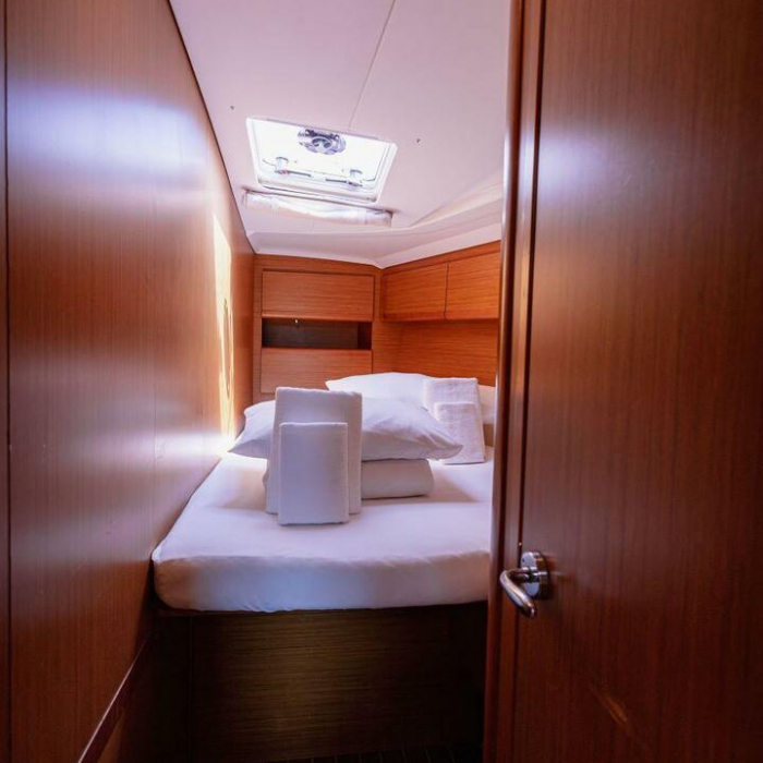 Ana B. | Sun Odyssey 49i photo 12