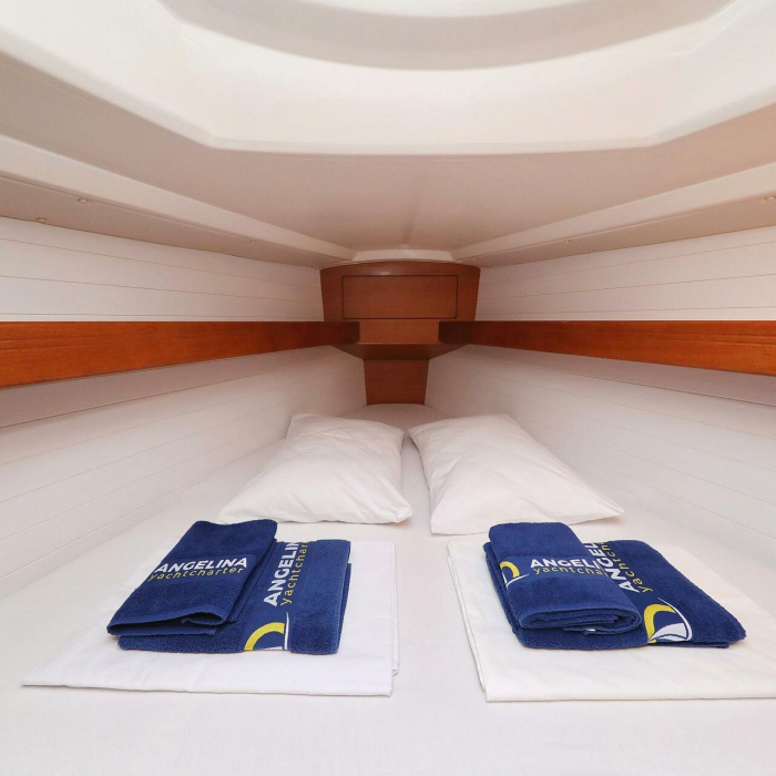 Homeoffice | Bavaria Cruiser 33 photo 9