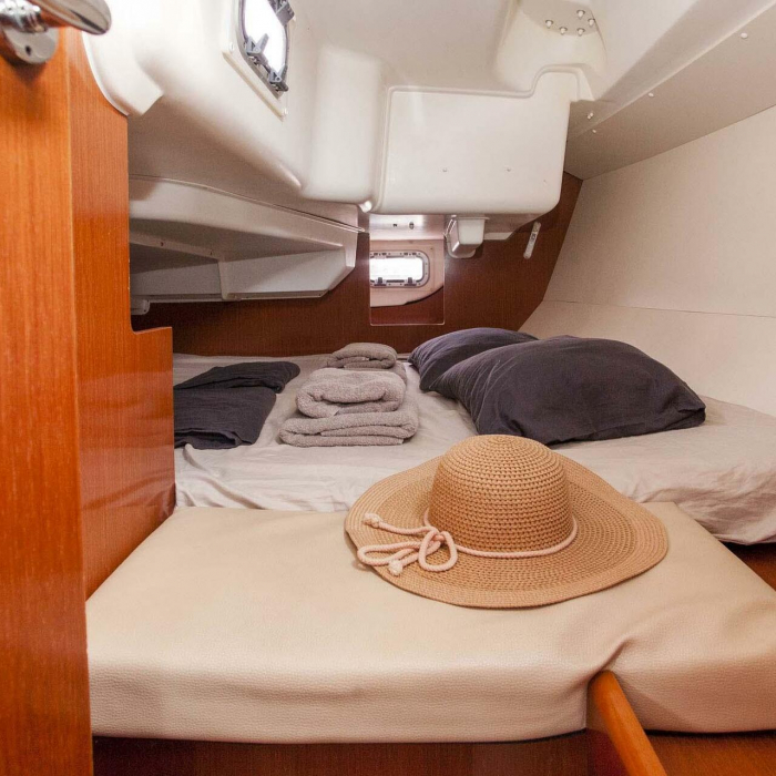 Moody Blues | Oceanis 31 photo 5