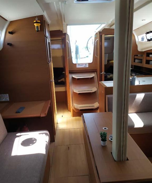 Bright Elli | Sun Odyssey 380 photo 15