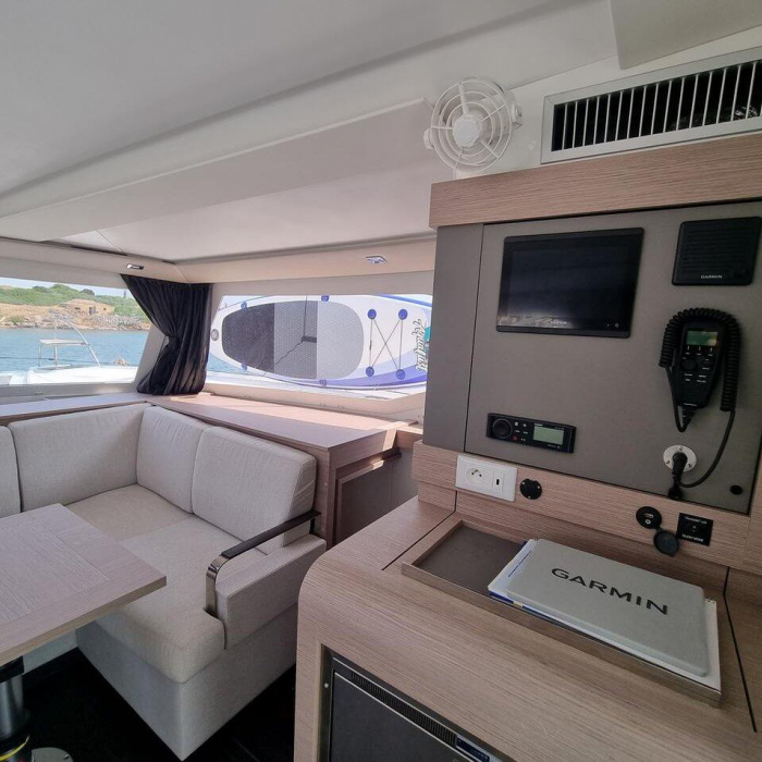 Joy | Fountaine Pajot Isla 40 photo 3