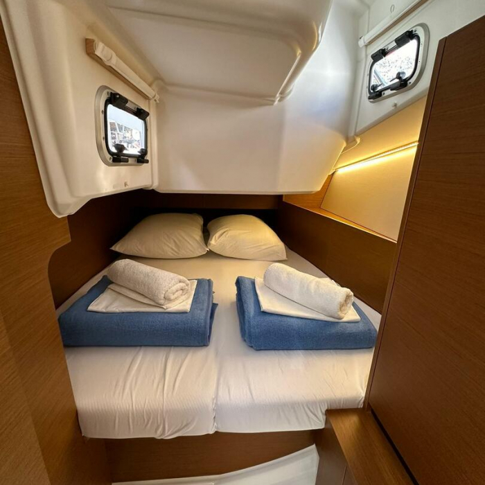 Star Kiss | Sun Odyssey 350 photo 10