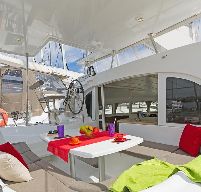 Bellevue | Lagoon 380 photo 10