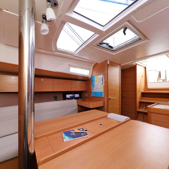 Sweet Lady | Dufour 350 GL photo 11