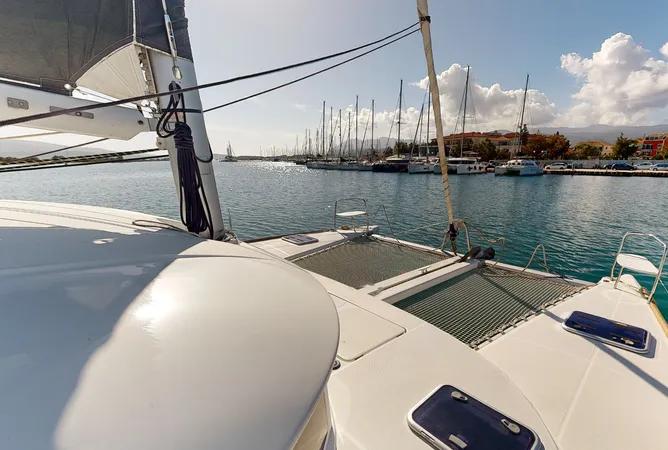 Why Knot | Lagoon 380 S2 photo 6