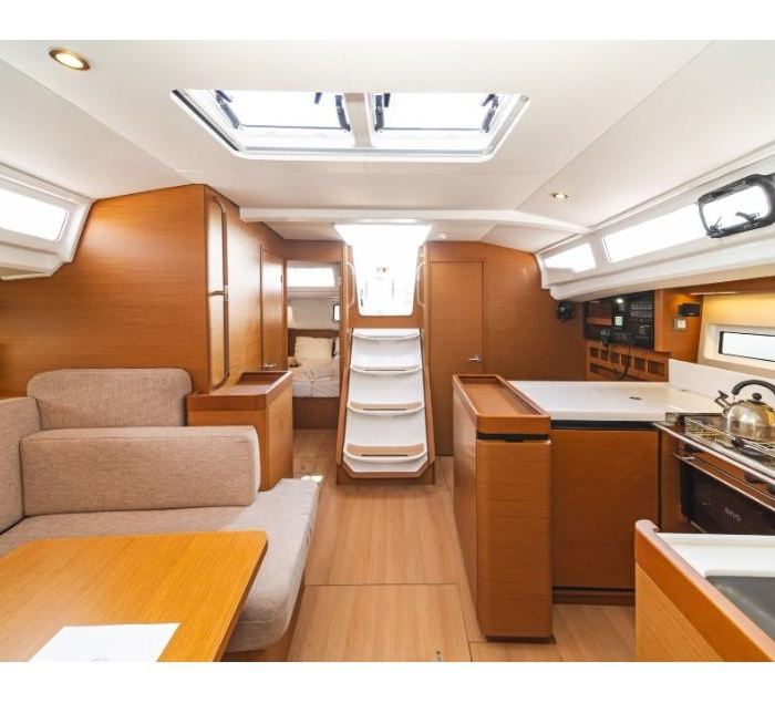Aurelia | Sun Odyssey 440 photo 3