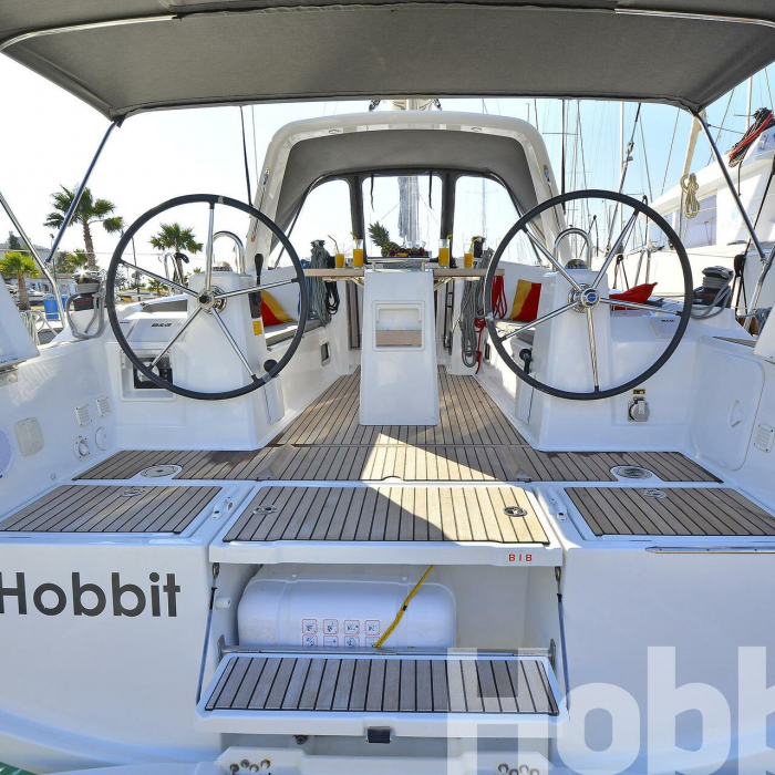 Hobbit | Oceanis 35 photo 9