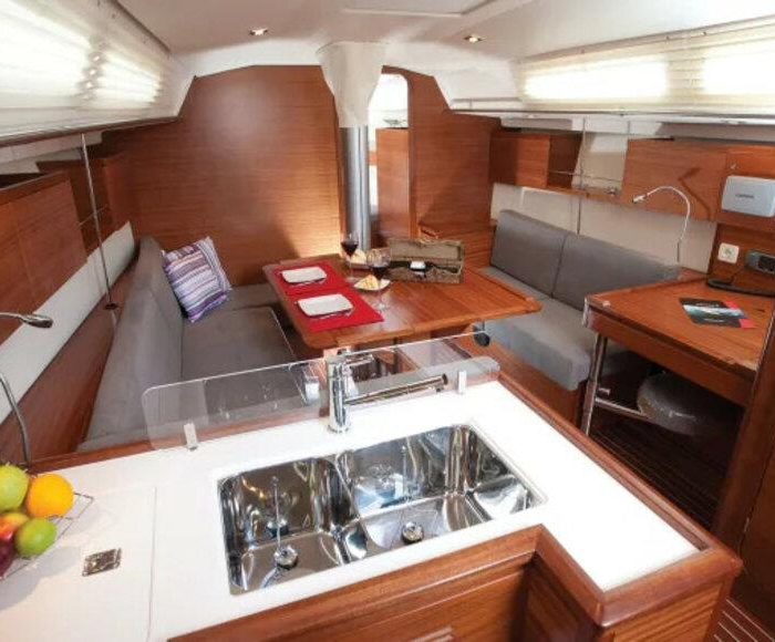 Race Dog | Salona 41 photo 6