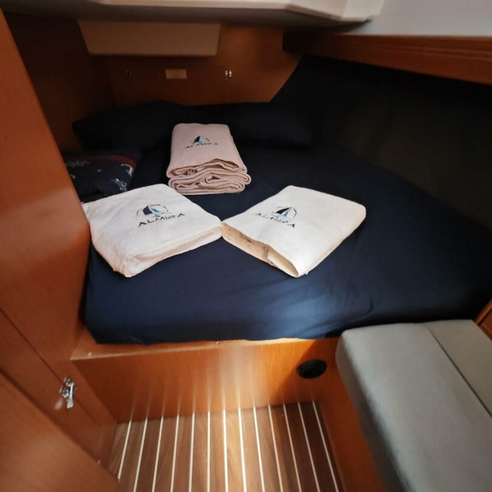 Almira | Bavaria Cruiser 37 photo 22