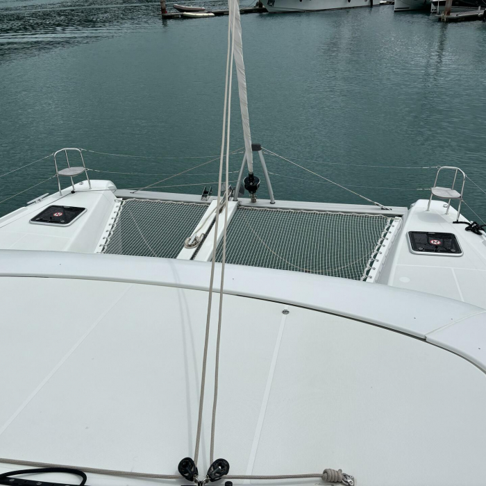 Victoria | Lagoon 42 photo 1
