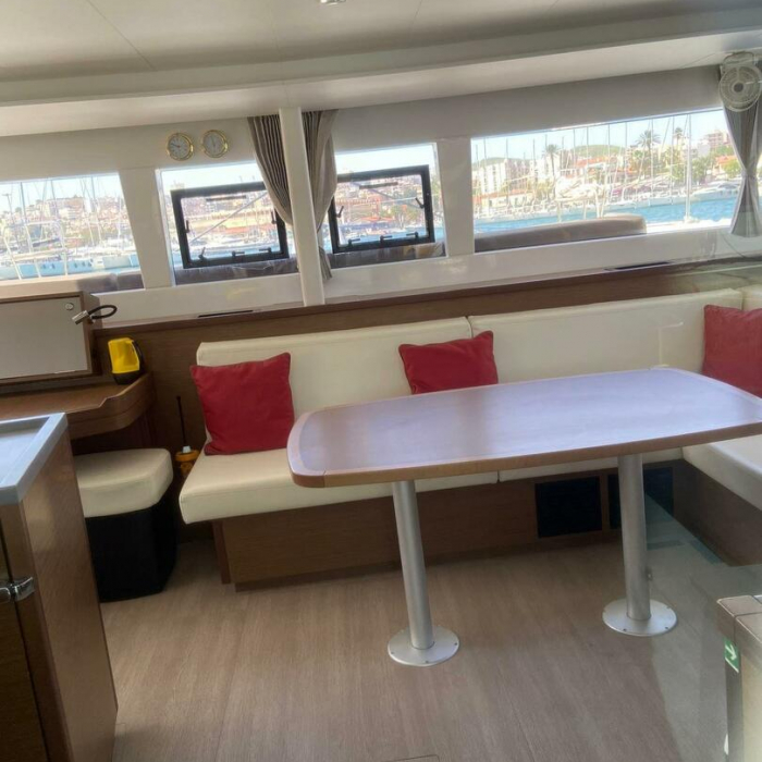 FO'S | Lagoon 450 Flybridge photo 23