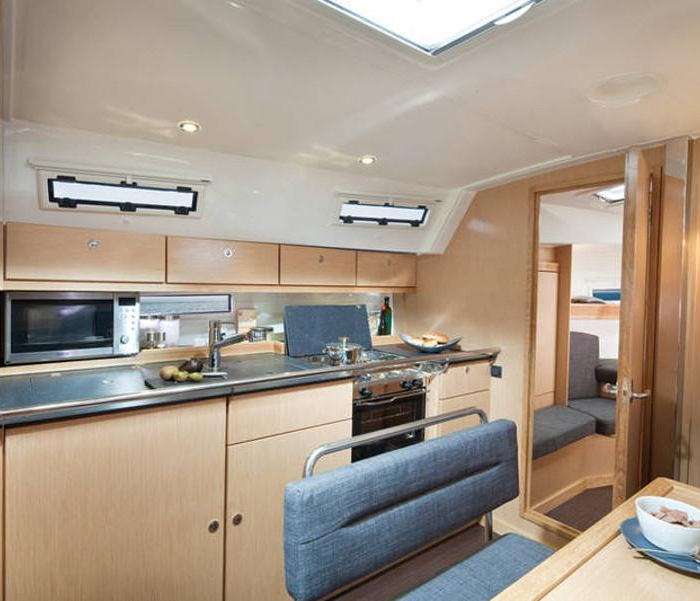 Toskana | Bavaria Cruiser 40 photo 7