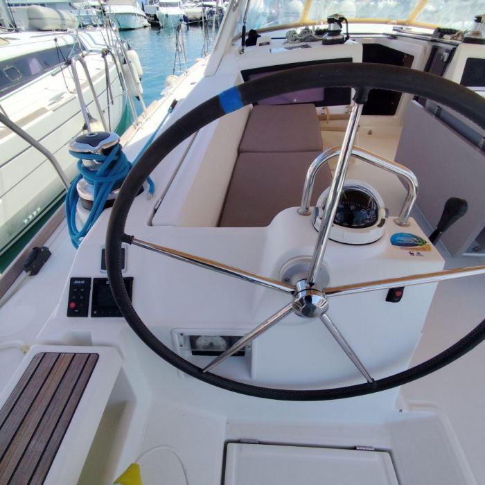 Farquhar | Oceanis 48 photo 3