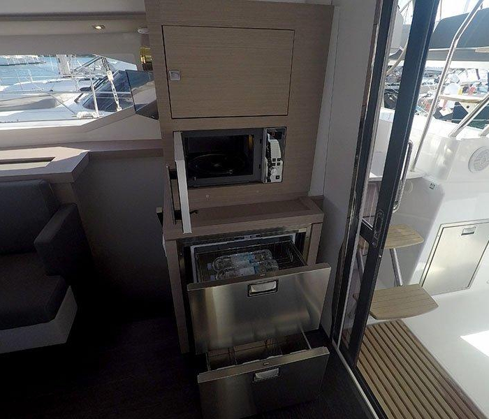Imagine | Fountaine Pajot Astrea 42 photo 12