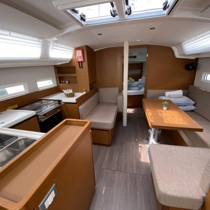 night elli | Sun Odyssey 410 photo 6