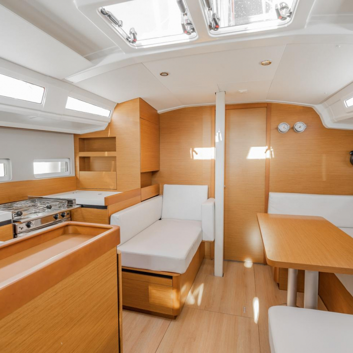 HIGH TIME | Sun Odyssey 410 photo 18