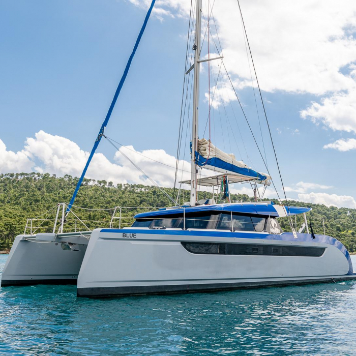 Blue | Luna 49 photo 1