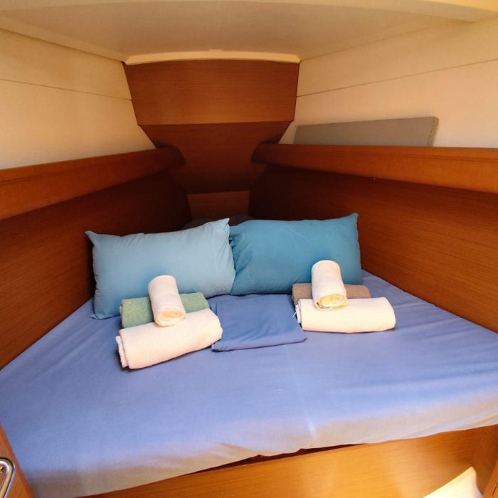 Peacok | Sun Odyssey 389 photo 3