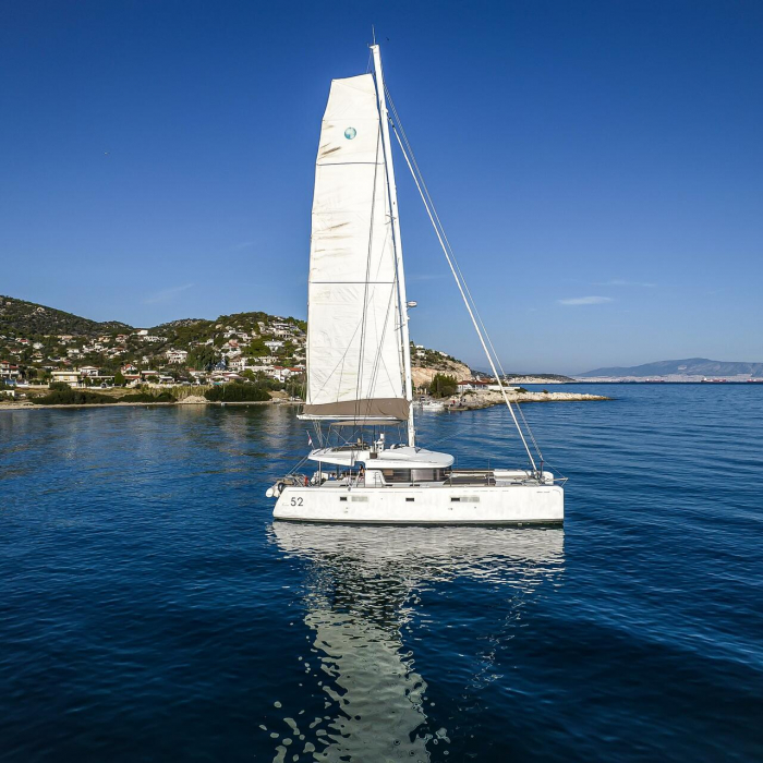 White Pearl | Lagoon 52 photo 3