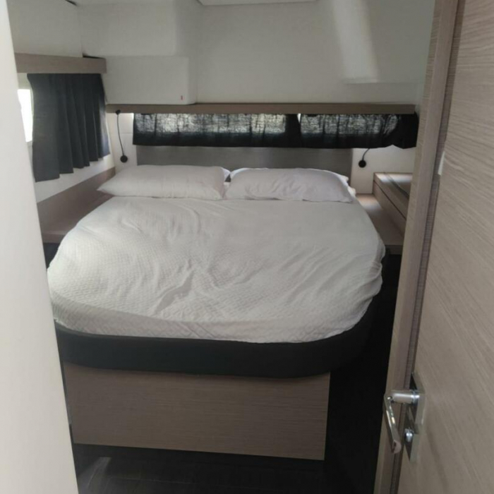 Isla | Fountaine Pajot Isla 40 photo 27