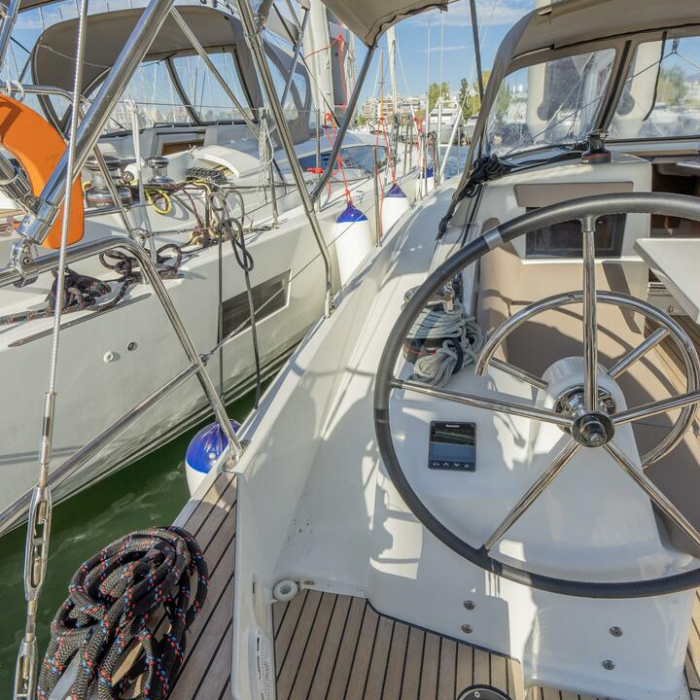 HIGH TIME | Sun Odyssey 410 photo 3
