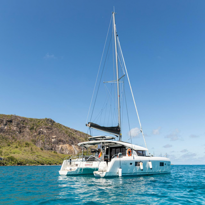 Vanessa | Lagoon 42 photo 22