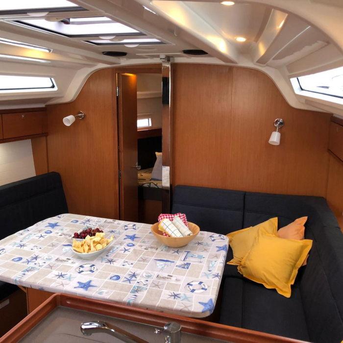 Lana 3 | Bavaria Cruiser 37 photo 7