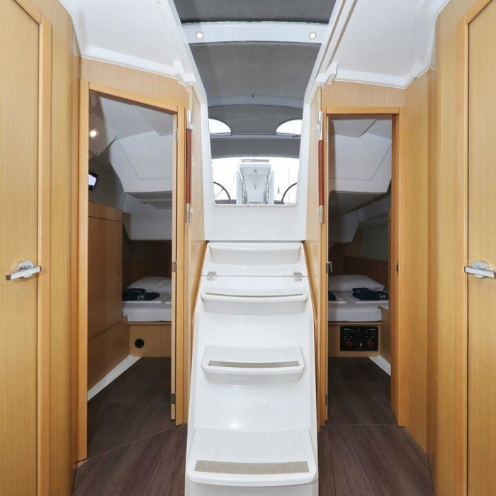 One | Oceanis 38 photo 47