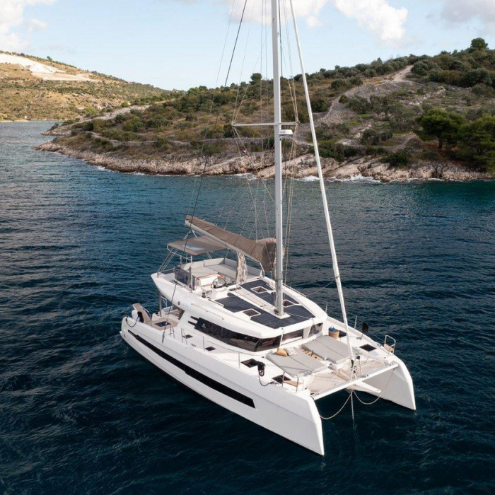 Du Du | Cervetti 44 photo 2