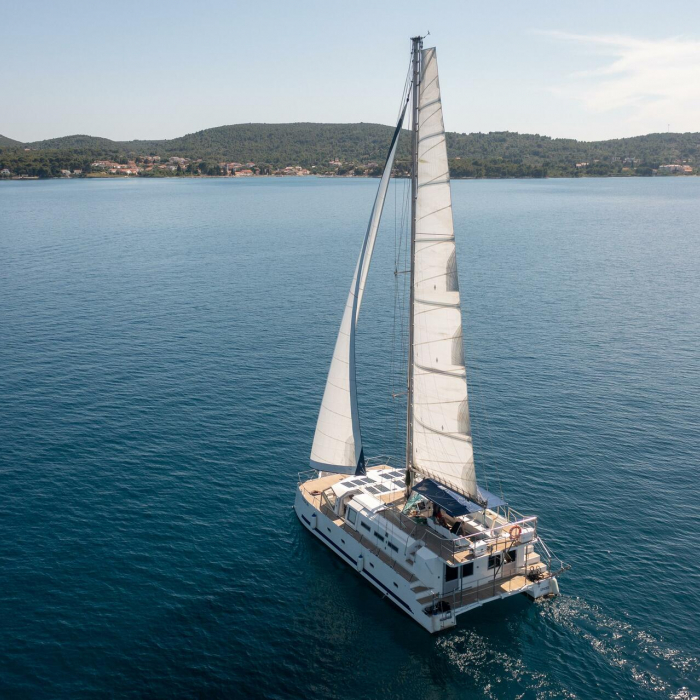 UPWIND 50 | Catamaran photo 4