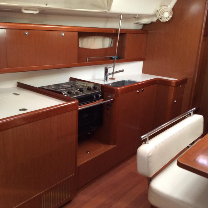 Seacret | Oceanis 43 photo 11
