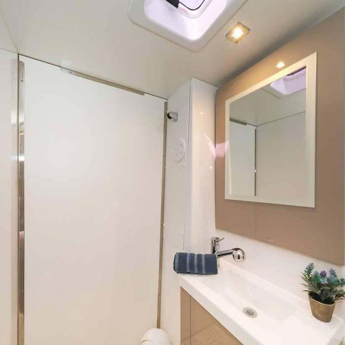 Ariel | Fountaine Pajot Astrea 42 photo 2