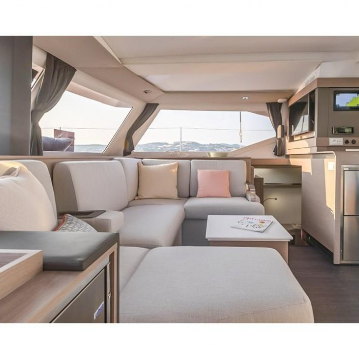 Isla | Fountaine Pajot Isla 40 photo 8